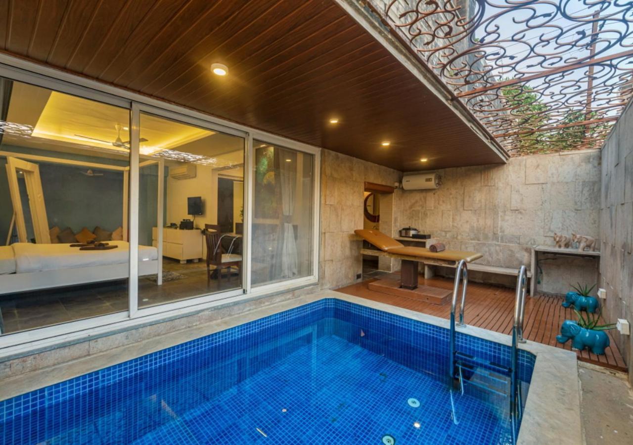 Saffronstays Urja, Lonavala - Private Villa With 2 Pools, Spa Room, Private Elevator & Waterfall エクステリア 写真