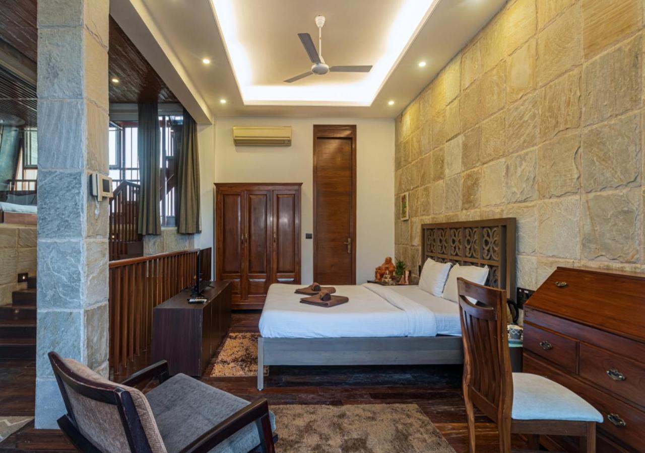 Saffronstays Urja, Lonavala - Private Villa With 2 Pools, Spa Room, Private Elevator & Waterfall エクステリア 写真