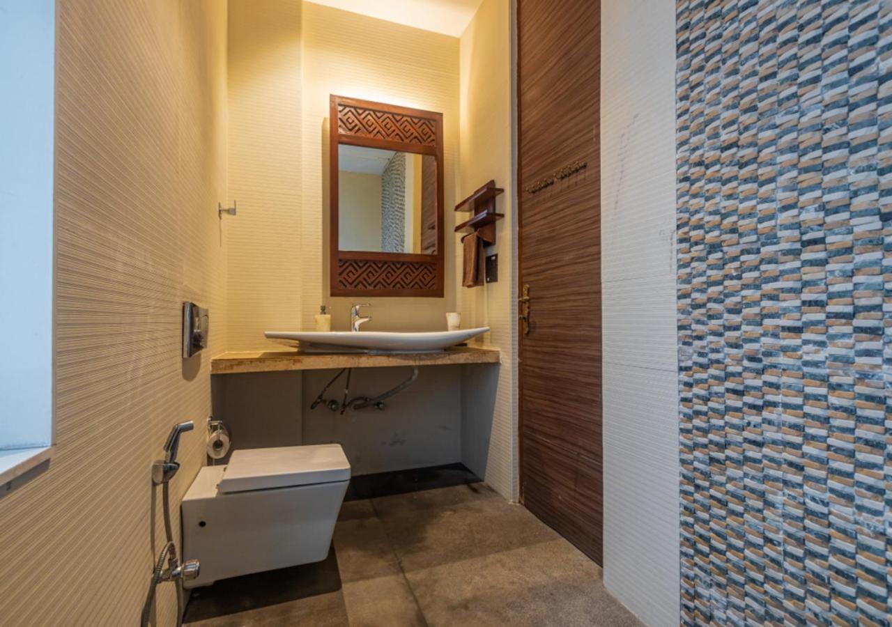 Saffronstays Urja, Lonavala - Private Villa With 2 Pools, Spa Room, Private Elevator & Waterfall エクステリア 写真