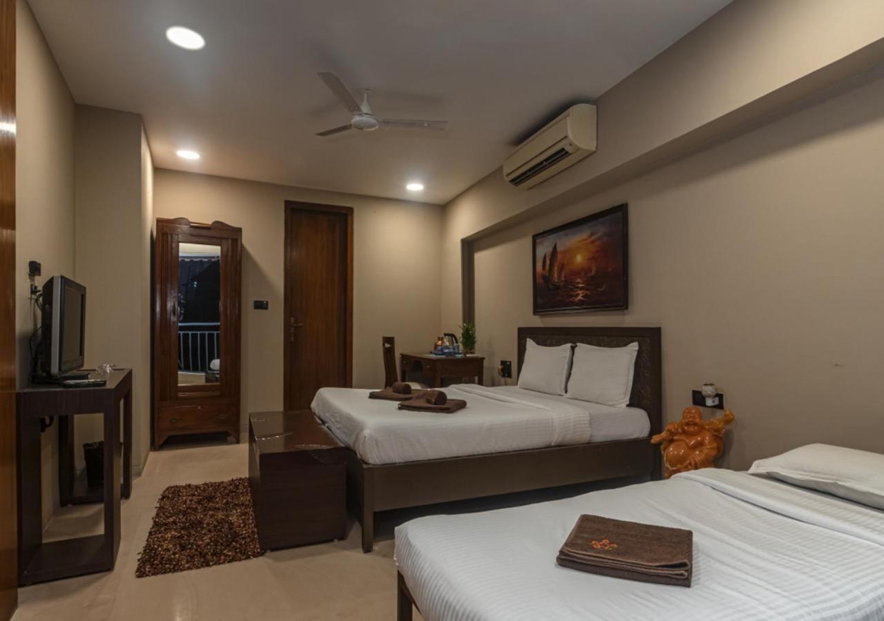Saffronstays Urja, Lonavala - Private Villa With 2 Pools, Spa Room, Private Elevator & Waterfall エクステリア 写真